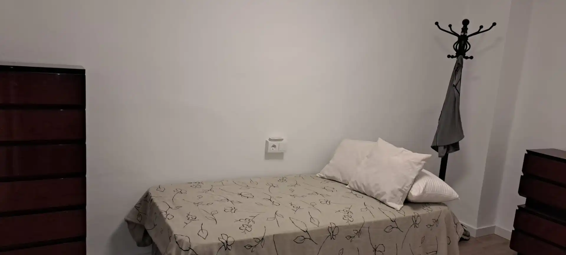 Habitación de Piso de alquiler en Valencia con Terraza, Amueblado y Lavadora