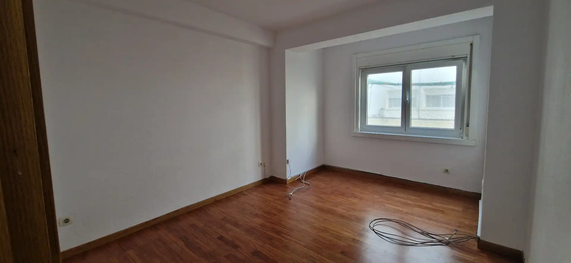 Sala d'estar de Pis en venda en A Coruña Capital  amb Parquet, Forn i Rentadora