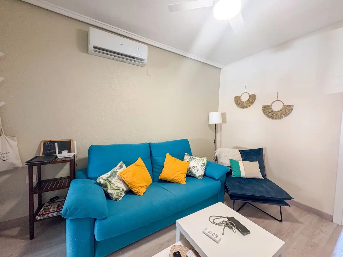 Sala de estar de Piso de alquiler en Torrevieja con Aire acondicionado, Calefacción y Terraza