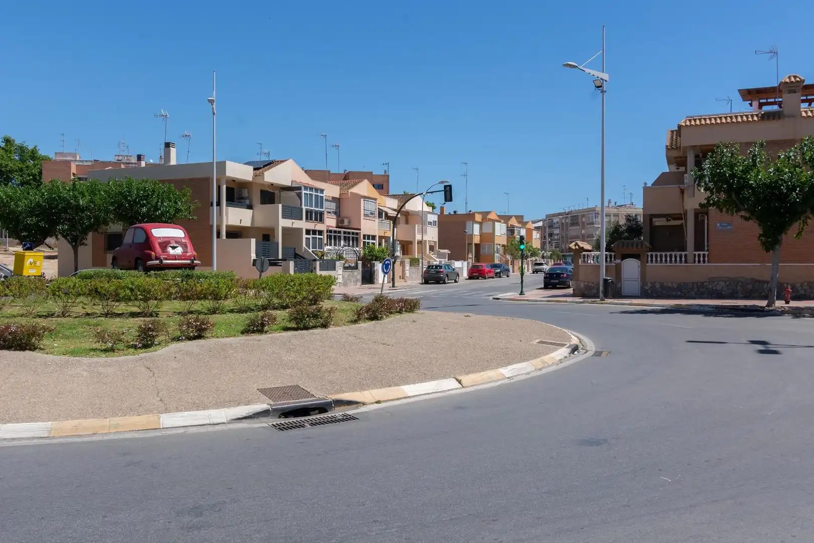 Außenansicht von Einfamilien-Reihenhaus zum Verkauf in Cartagena mit Klimaanlage, Heizung und Privatgarten