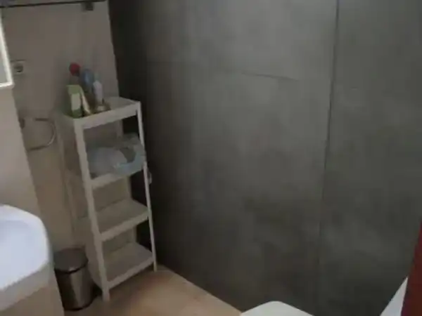 Bathroom of Flat for share in Barris Marítims