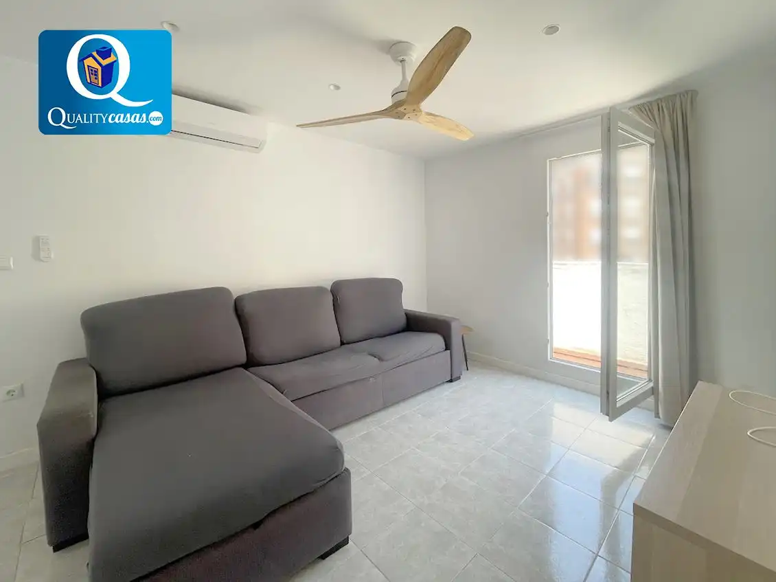 Sala d'estar de Apartament en venda en Elche / Elx amb Aire condicionat i Terrassa