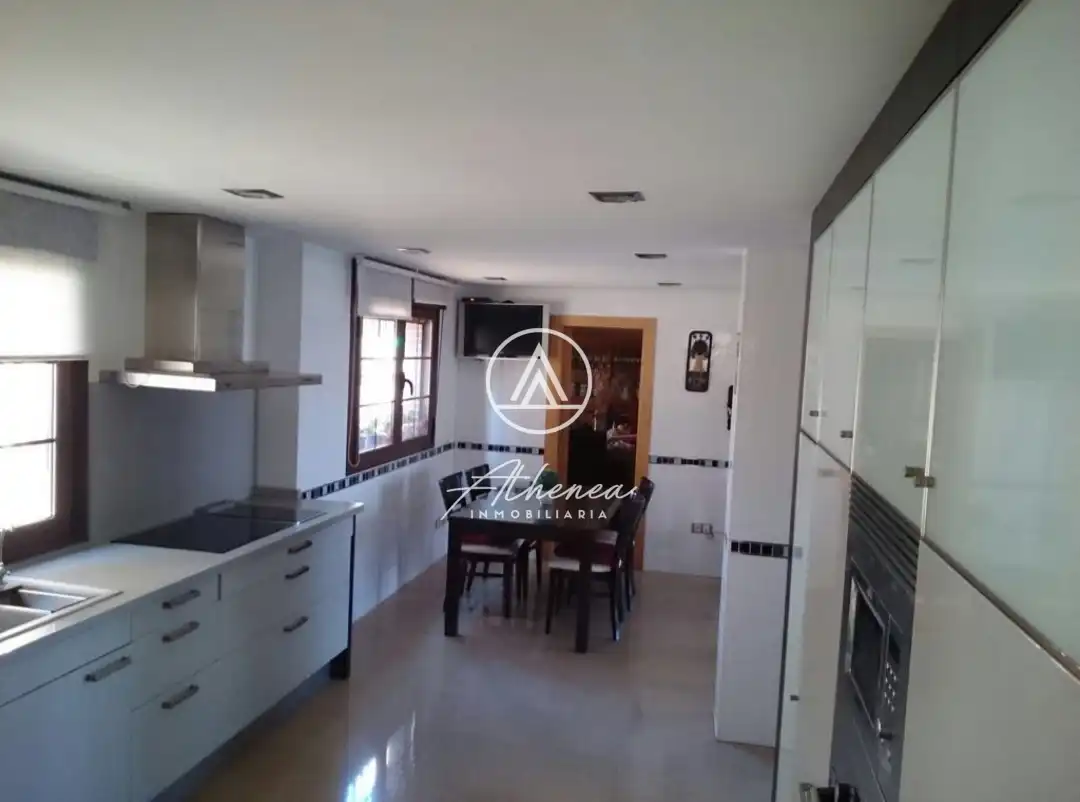 Cocina de Casa o chalet en venta en Roquetas de Mar con Aire acondicionado, Jardín privado y Terraza