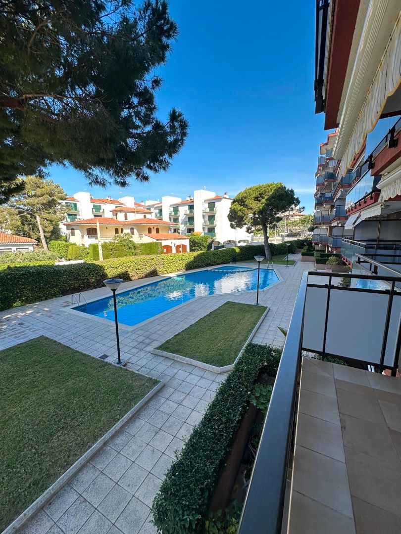 Swimming pool of Apartment for sale in Torredembarra  with Air Conditioner, Heating and Parquet flooring