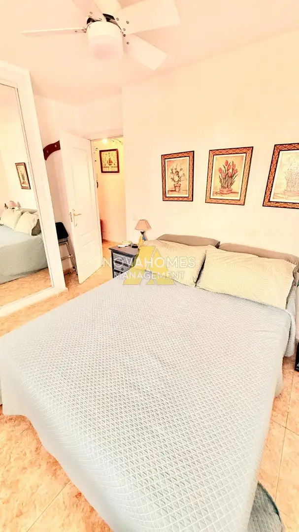 Schlafzimmer von Wohnungen zum Verkauf in La Manga del Mar Menor mit Klimaanlage, Heizung und Terrasse