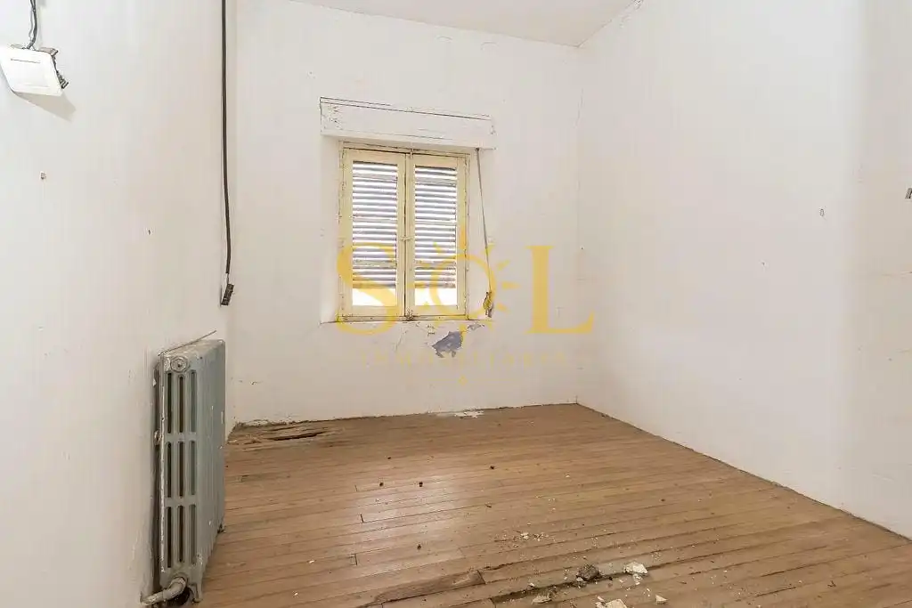 Habitación de Local en venta en Gordoncillo con Parquet