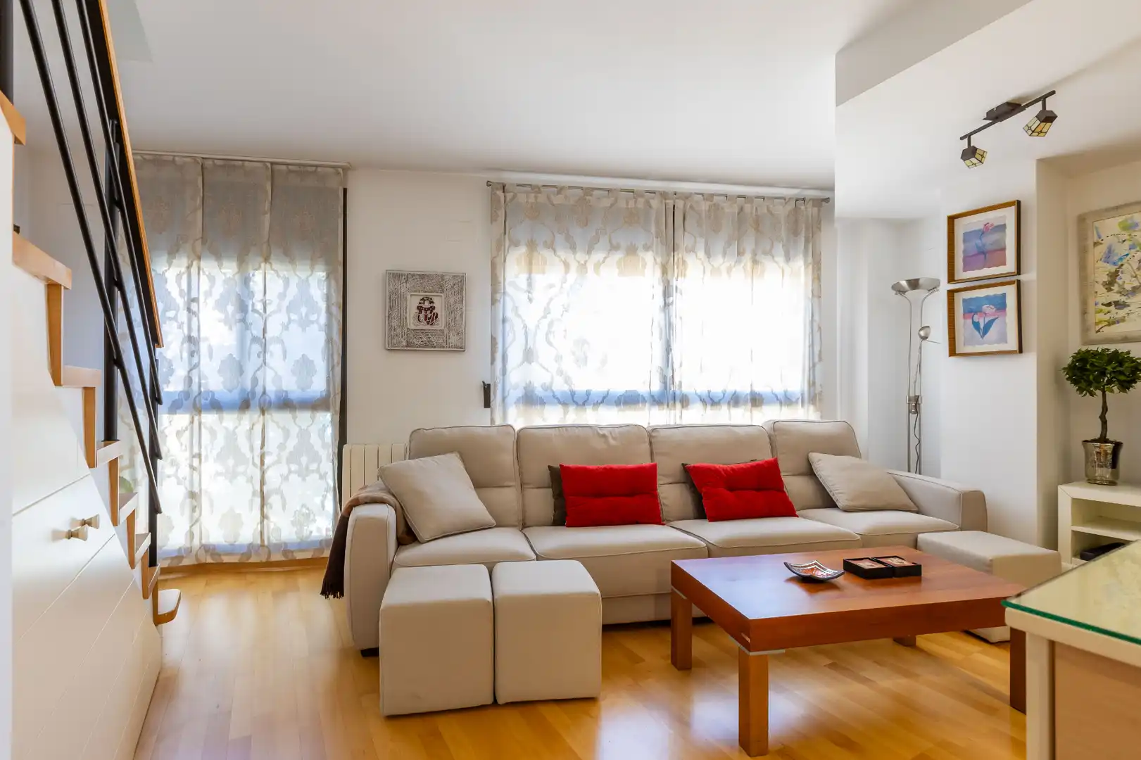 Sala de estar de Dúplex en venta en Gelida con Aire acondicionado, Calefacción y Parquet