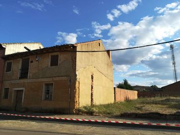 Casa rústica en venda a Osorno la Mayor