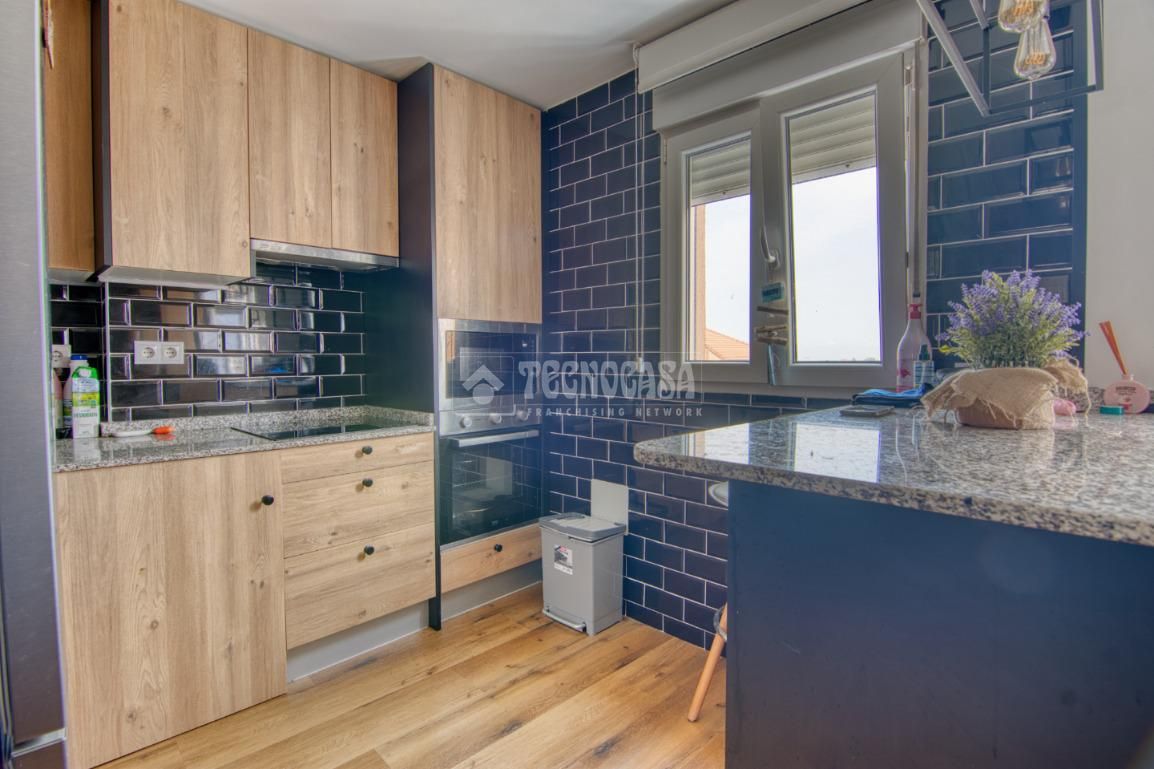 Kitchen of Flat for sale in Santander  with Heating and Furnished