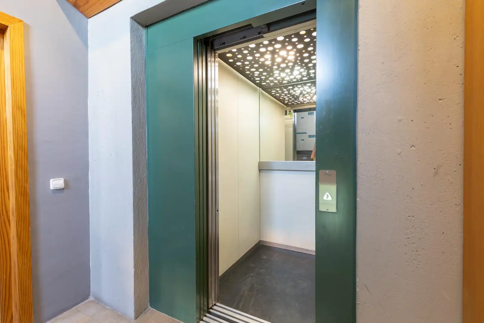 Flat for sale in Granada  with Balcony and Community pool
