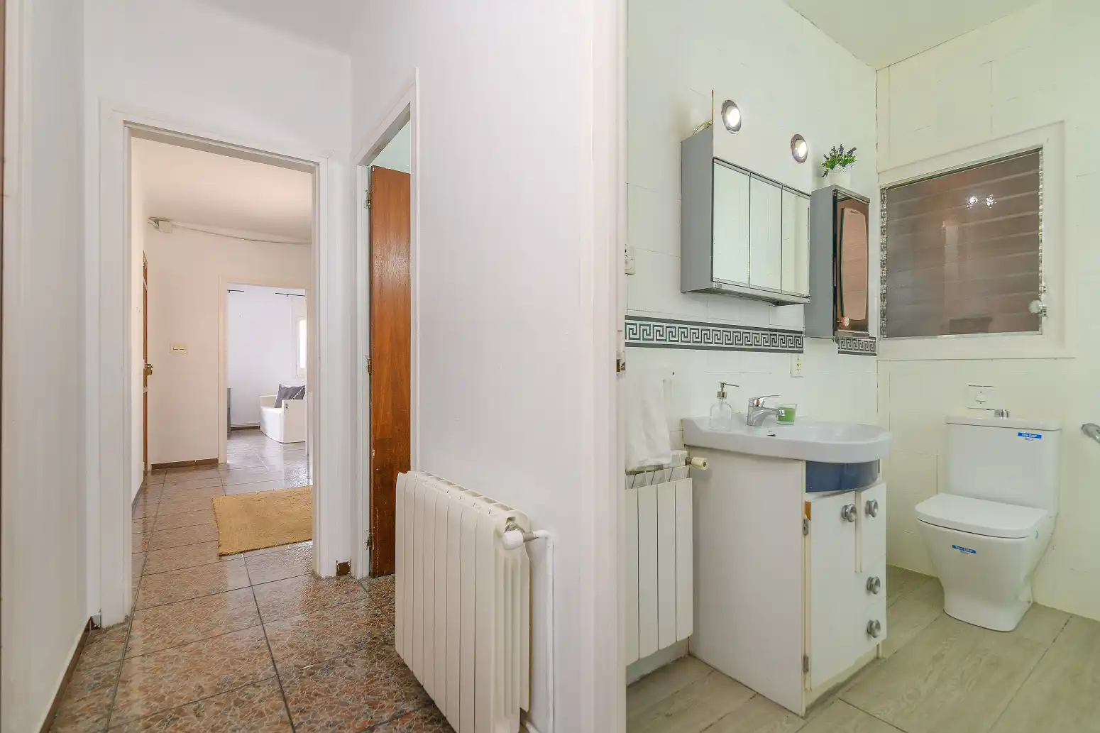 Baño de Piso en venta en Viladecans con Calefacción, Terraza y Balcón