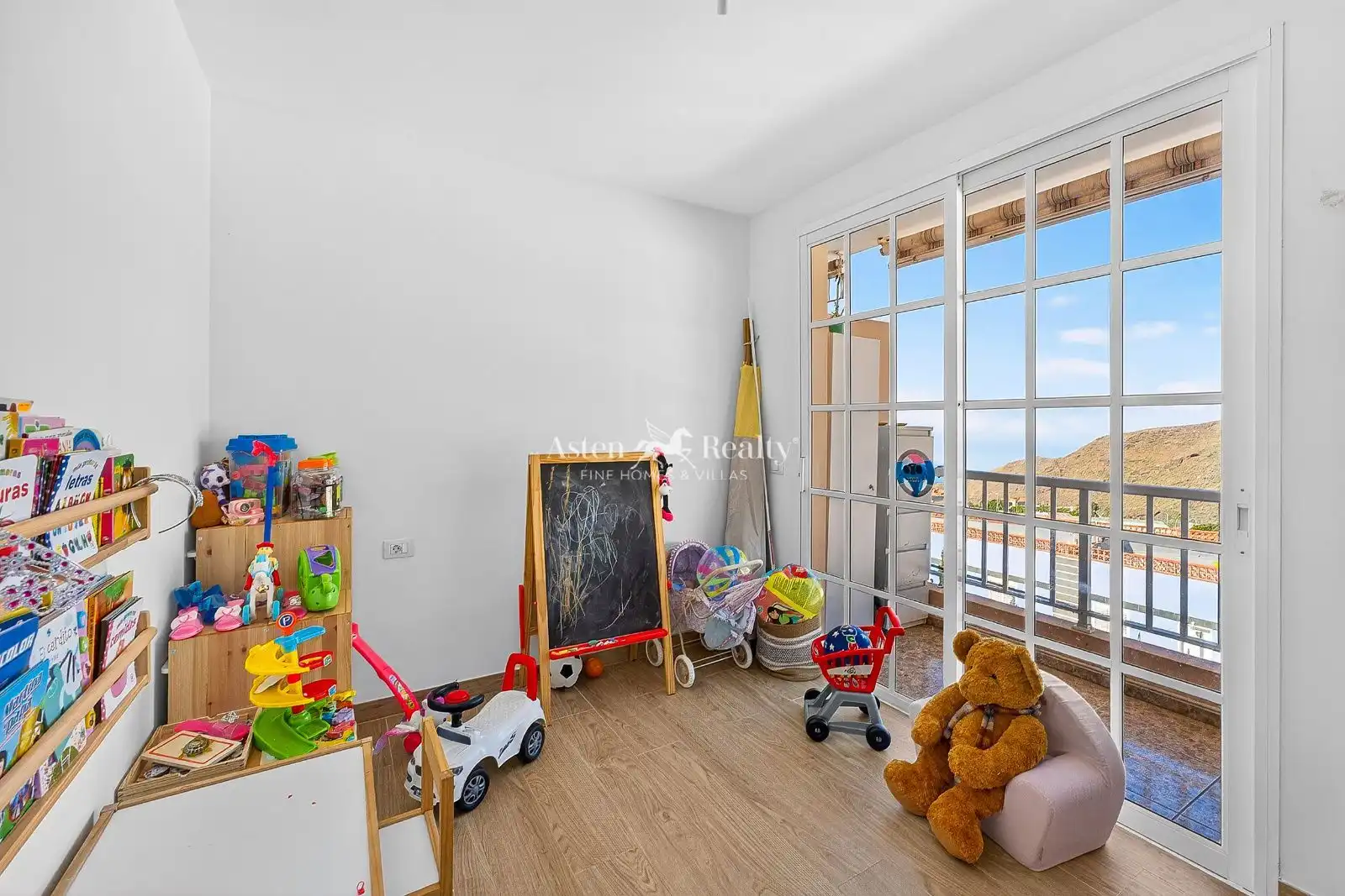 Dormitori de Apartament en venda en Santiago del Teide amb Terrassa, Traster i Moblat