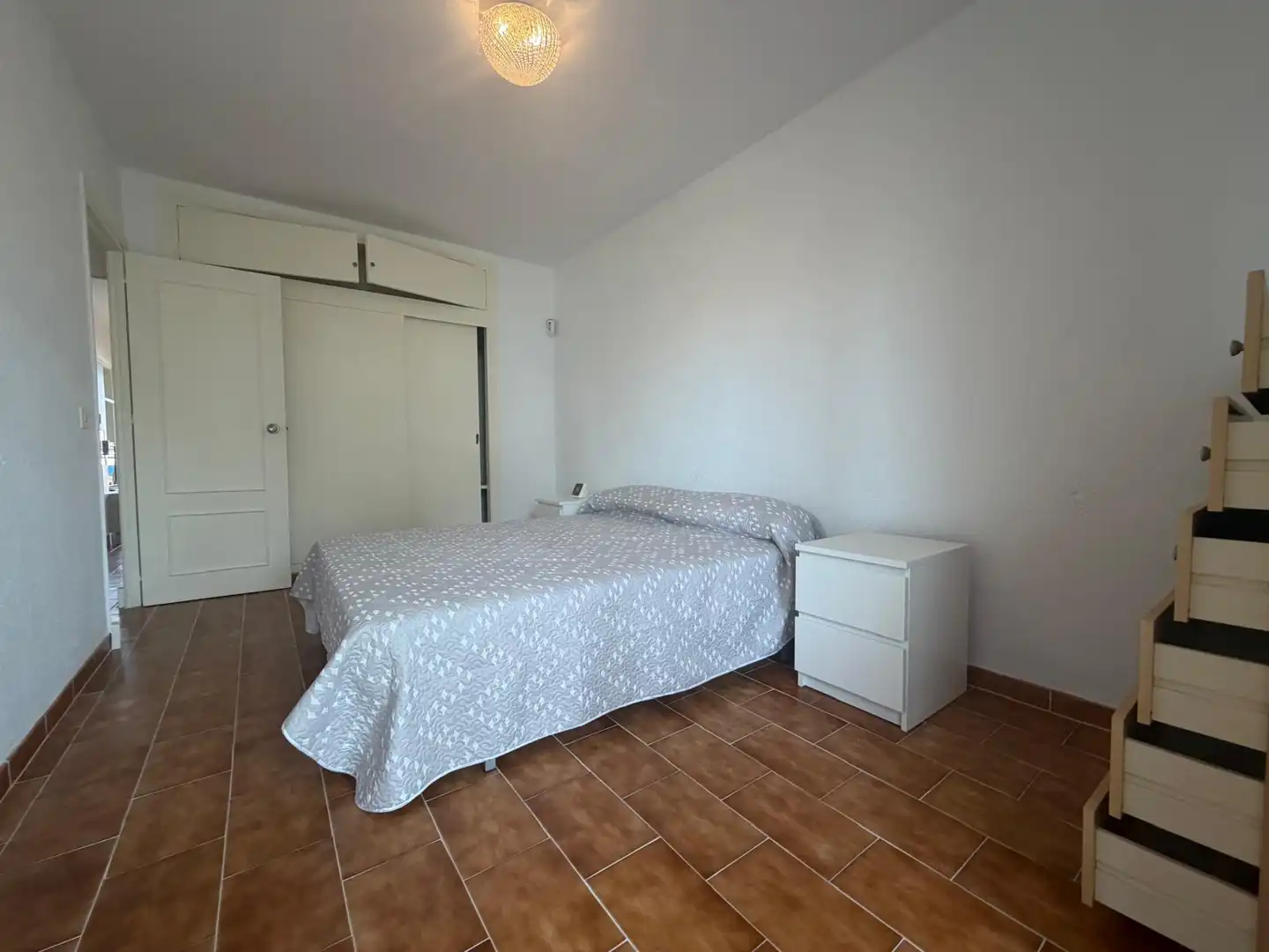 Dormitori de Apartament de lloguer en La Manga del Mar Menor amb Terrassa, Moblat i Balcó