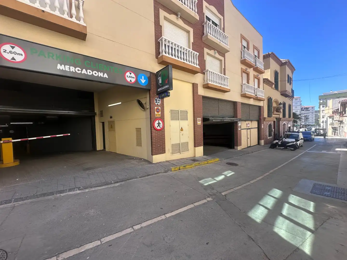 Aparcament amb ascensor en venda a Calle de Arroyo Hondo, imagen 2
