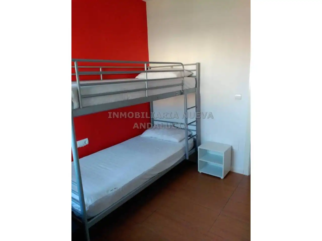 Dormitori de Pis de lloguer en Almería amb Terrassa, Moblat i Piscina comunitària