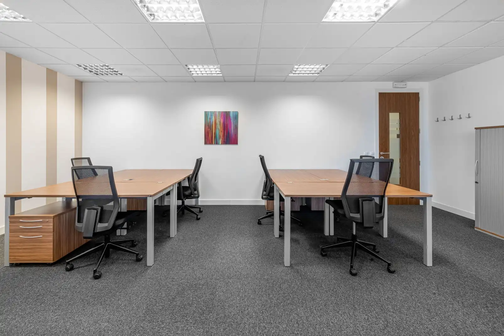 Büro zur Miete in La Moraleja mit Klimaanlage, Heizung und Möbliert