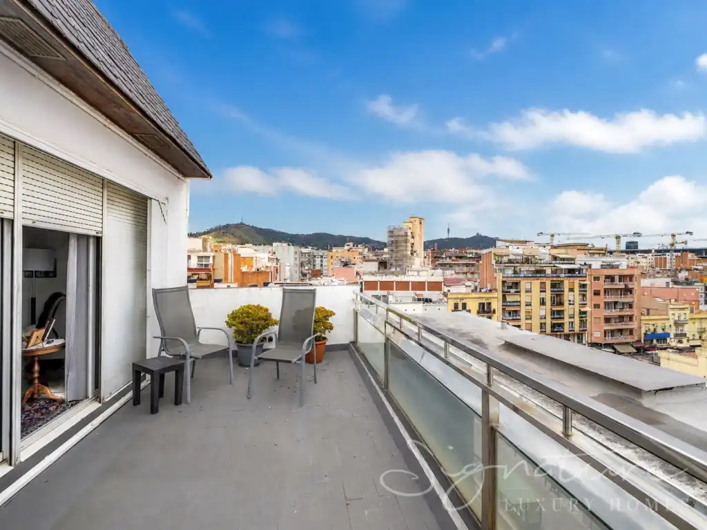 Terraza de Edificio en venta en L'Hospitalet de Llobregat