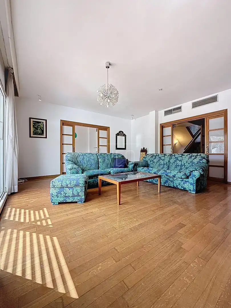 Wohnzimmer von Einfamilien-Reihenhaus zum Verkauf in Granada mit Klimaanlage, Privatgarten und Terrasse