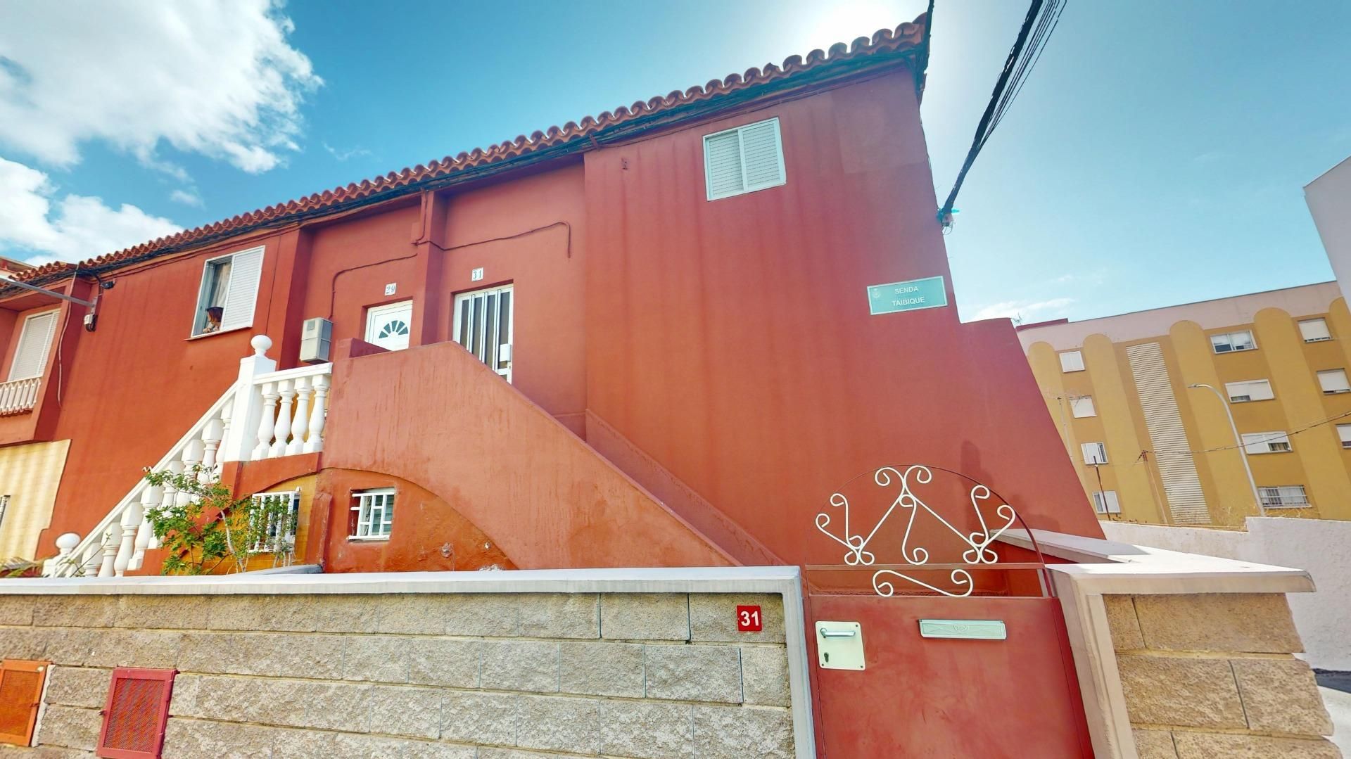 Exterior view of Single-family semi-detached for sale in  Santa Cruz de Tenerife Capital