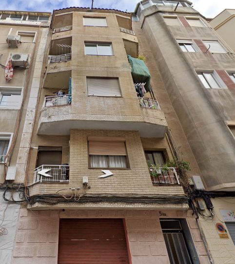 Foto 2 de Piso en venta en Carrer Dels Pins, 5, Les Planes, L'Hospitalet de Llobregat
