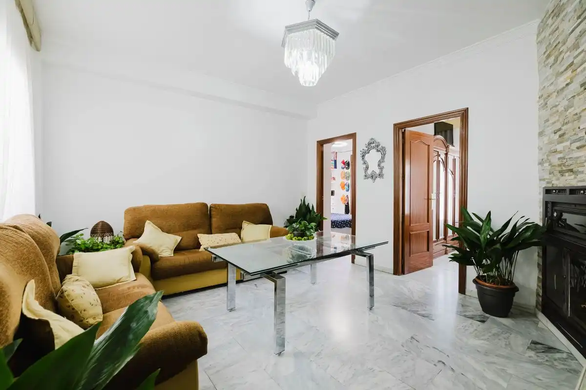 Sala d'estar de Casa adosada en venda en Cañete la Real amb Aire condicionat, Calefacció i Terrassa