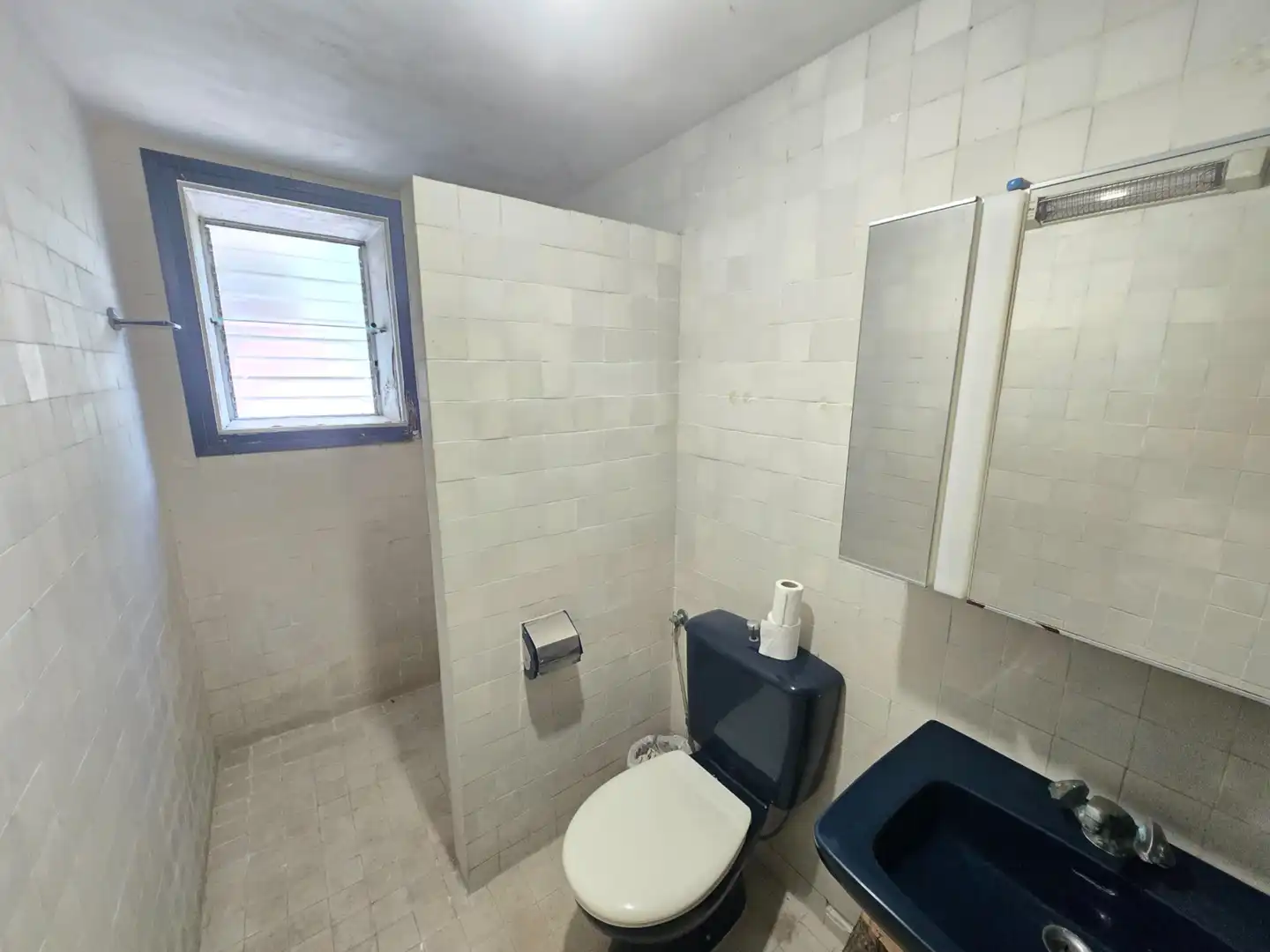 Bany de Casa o xalet en venda en Sant Just Desvern amb Aire condicionat, Calefacció i Jardí privat