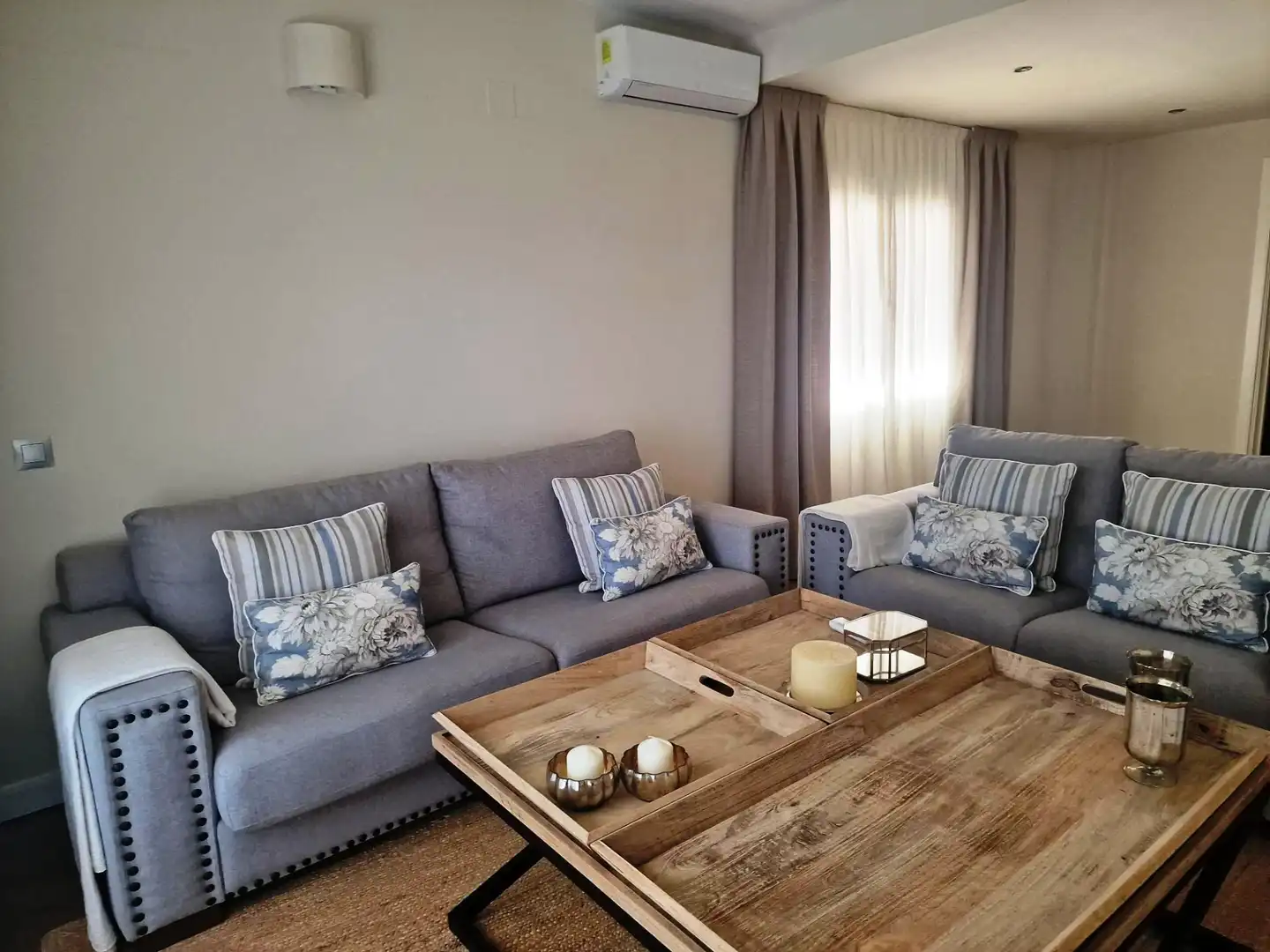 Sala d'estar de Casa o xalet en venda en Cambrils amb Aire condicionat, Jardí privat i Terrassa
