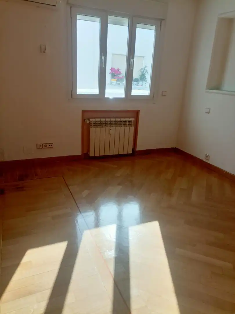 Bedroom of Flat for sale in Valdemoro  with Air Conditioner, Heating and Parquet flooring