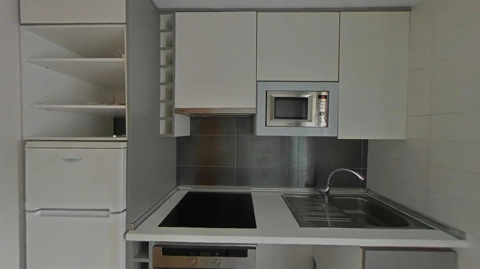 Kitchen of Flat for sale in Madrid  with Air Conditioner, Heating and Storage room