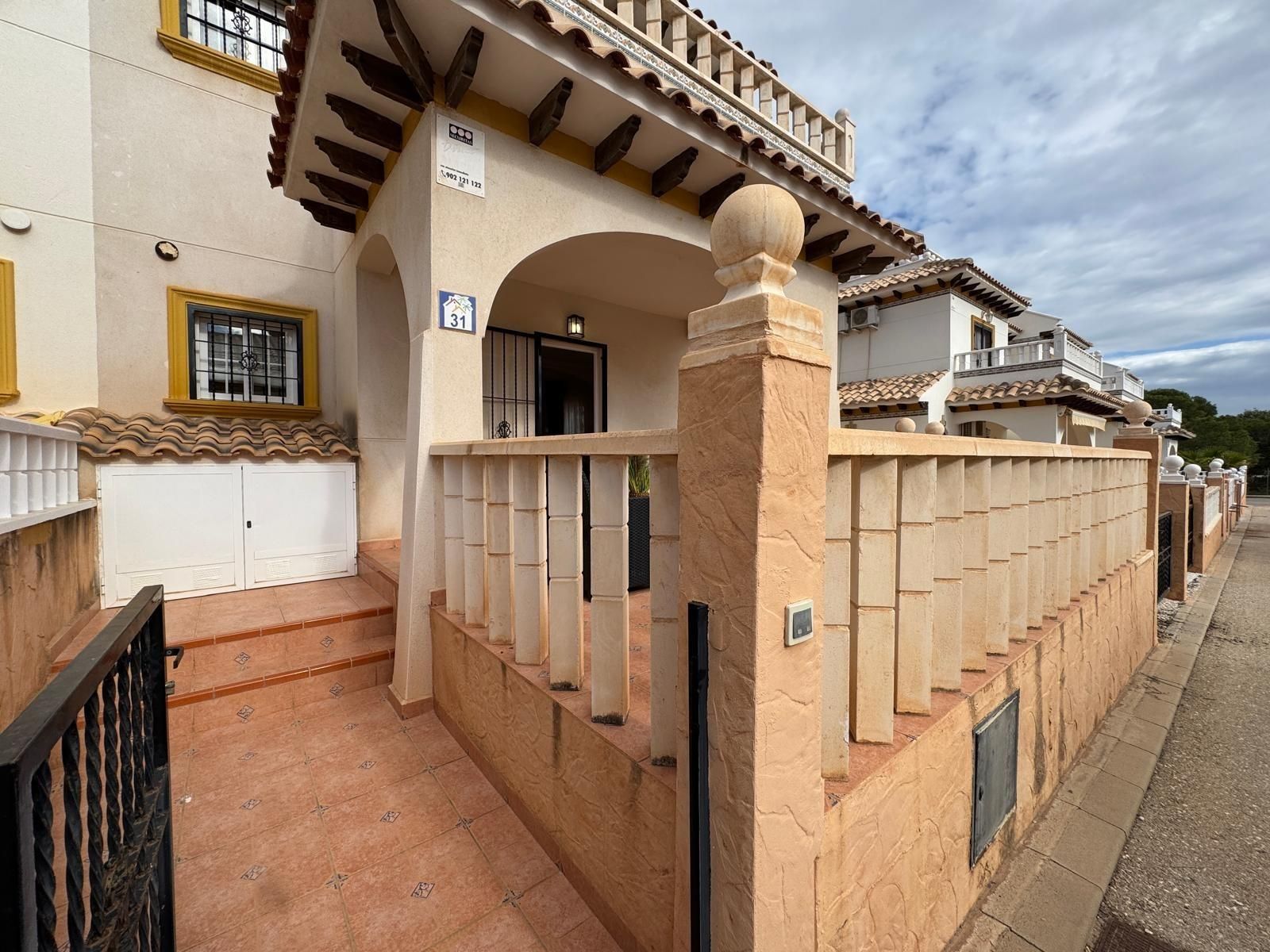 Exterior view of Single-family semi-detached for sale in Orihuela  with Air Conditioner, Private garden and Terrace