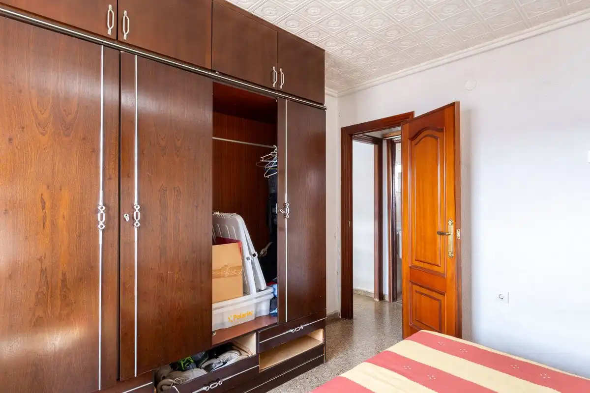 Habitación de Piso en venta en Valencia con Calefacción