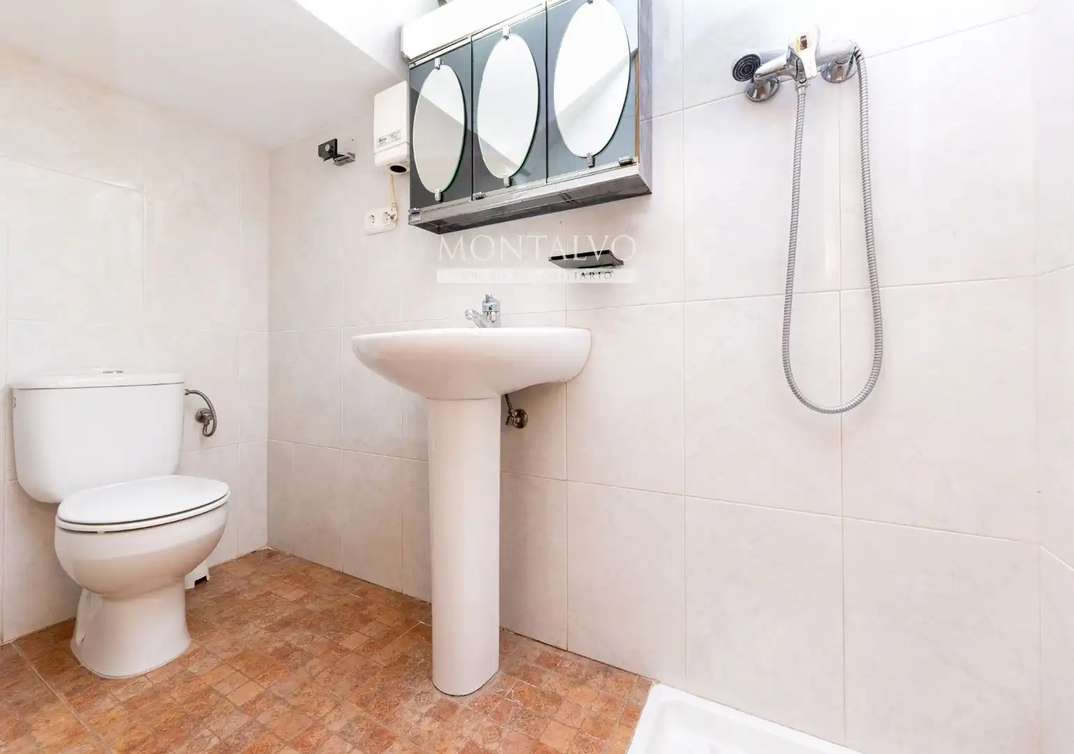 Baño de Casa adosada en venta en Pinos Puente con Terraza y Trastero