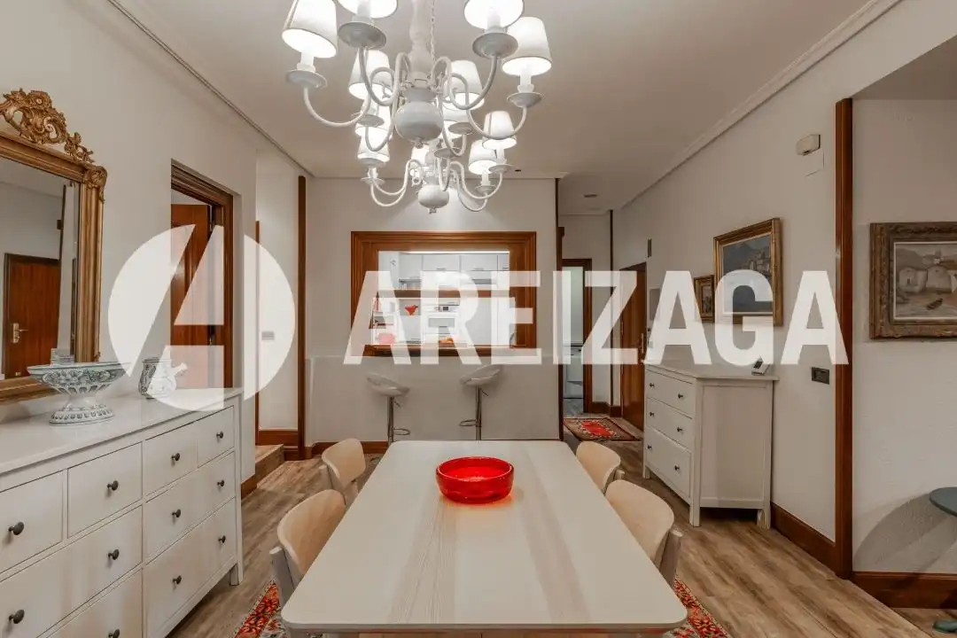 Comedor de Piso en venta en Donostia - San Sebastián  con Calefacción, Terraza y Balcón
