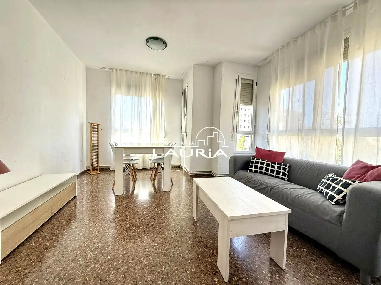 Living room of Flat for rent in Valencia  with Air Conditioner, Heating and Furnished