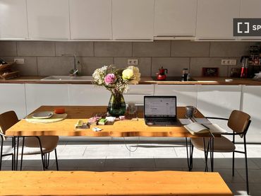 Appartamento con balcone in affitto a Sant Martí