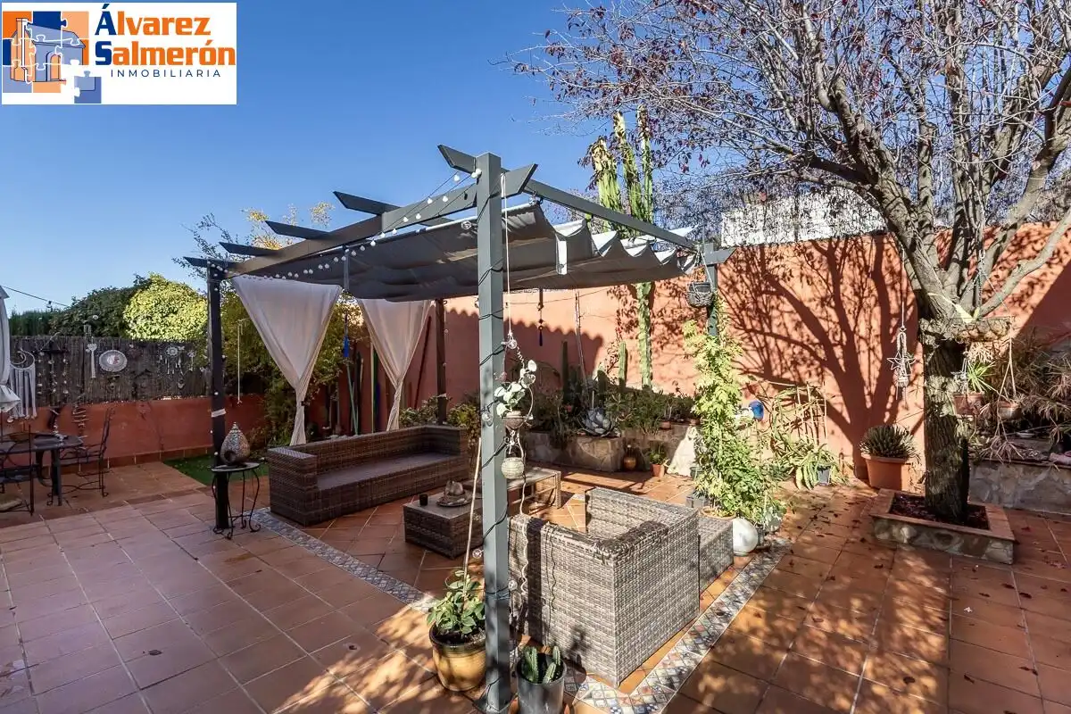 Jardín de Casa o chalet en venta en Huétor Vega con Aire acondicionado y Terraza