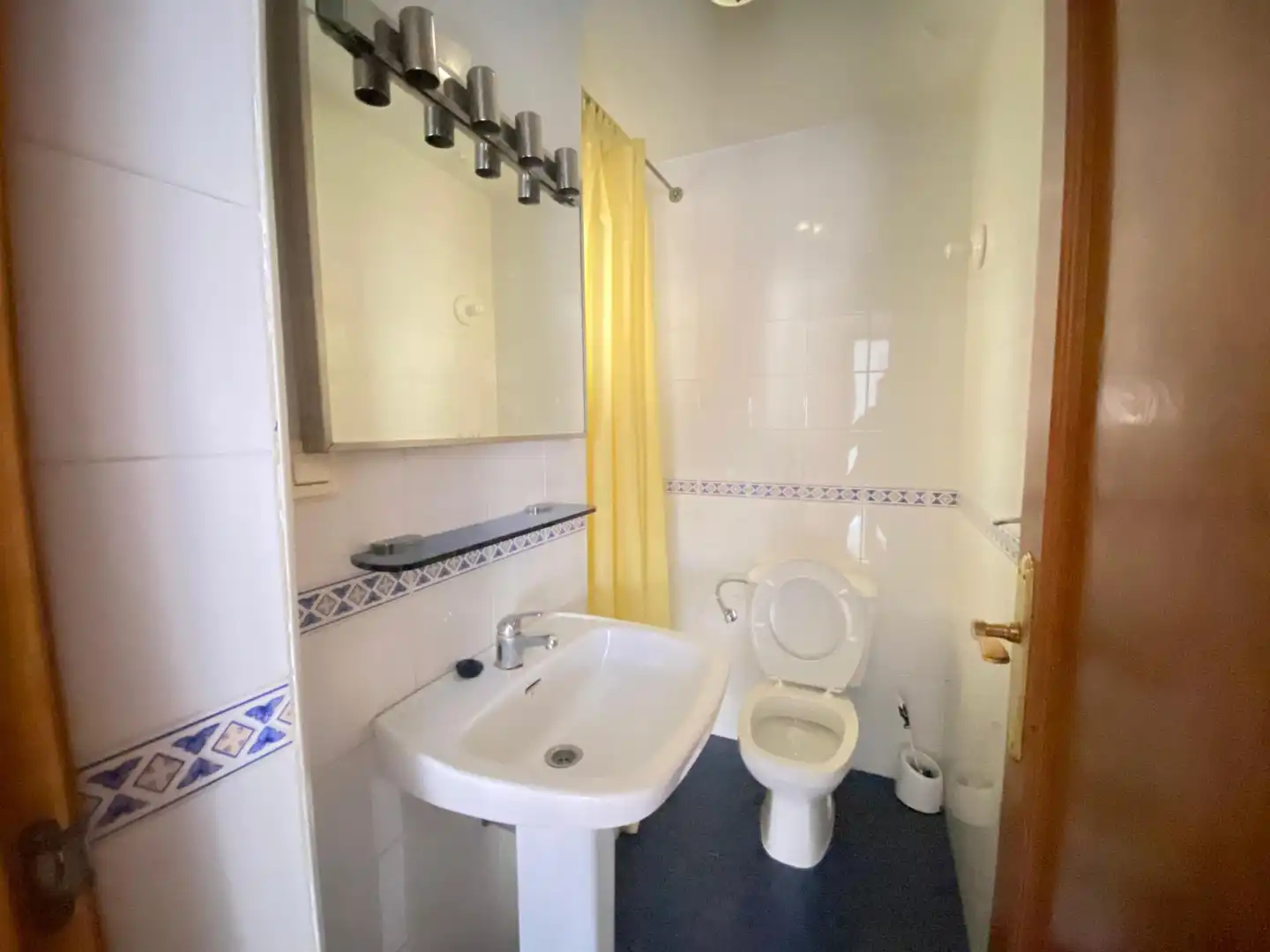 Baño de Casa adosada de alquiler en Huétor Vega con Aire acondicionado, Calefacción y Terraza