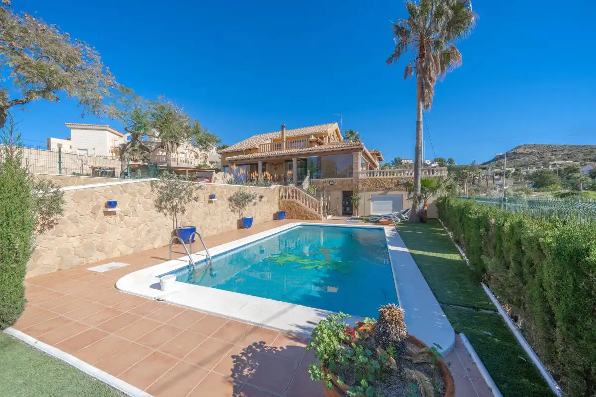 Swimming pool of Houses for sale in San Vicente del Raspeig / Sant Vicent del Raspeig  with Air Conditioner, Heating and Private garden