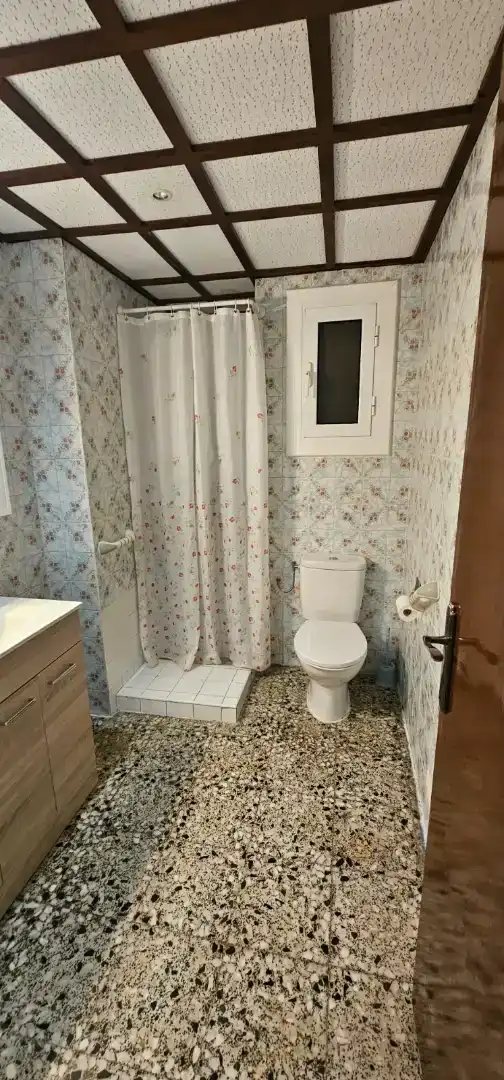 Bathroom of Flat for sale in Badalona