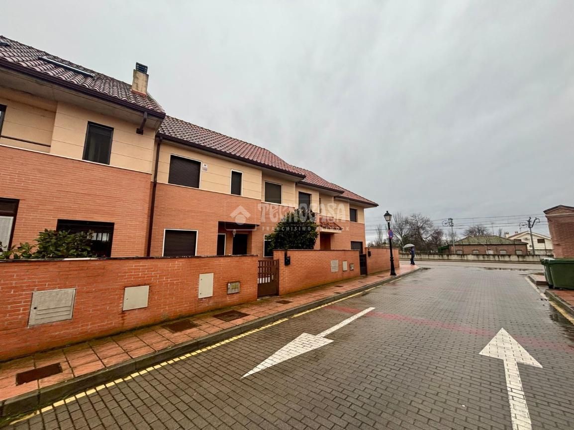 Exterior view of Single-family semi-detached for sale in Viana de Cega  with Heating