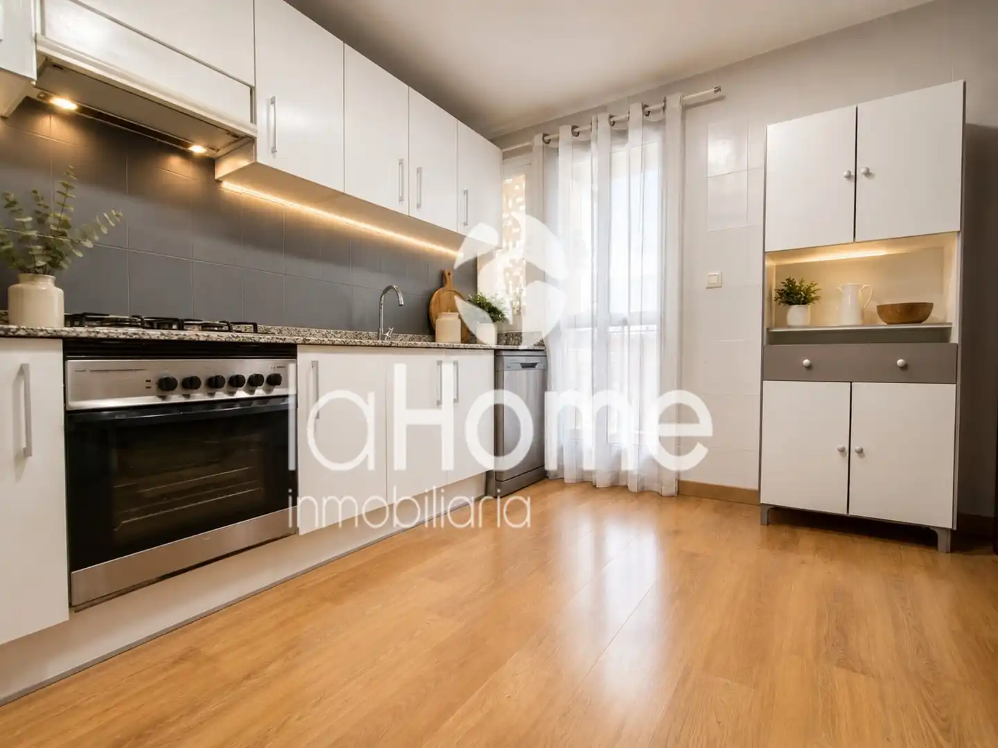 Cocina de Piso en venta en L'Eliana con Aire acondicionado, Parquet y Horno