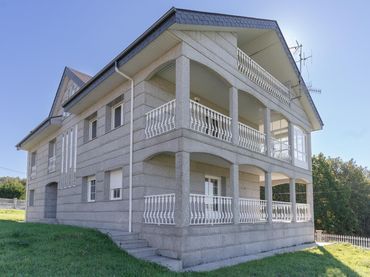 Casa amb balcó en venda a O Pereiro de Aguiar