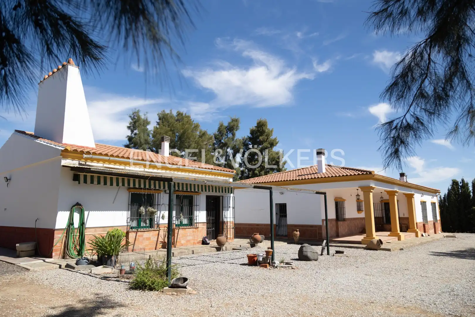 Vista exterior de Finca rústica en venta en Llerena con Calefacción, Jardín privado y Trastero