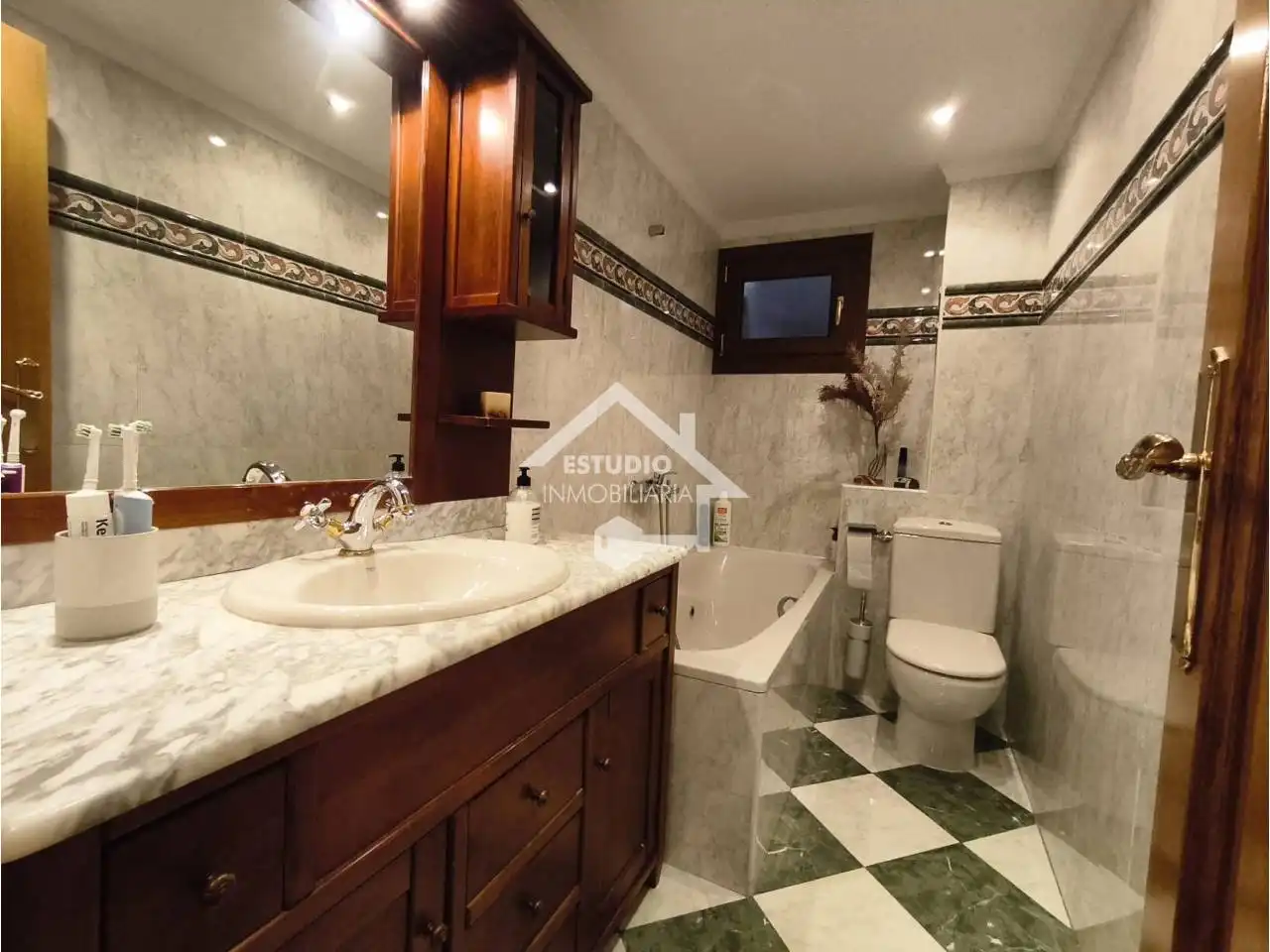 Piso con terraza en venta en Calle Belchite, imagen 85