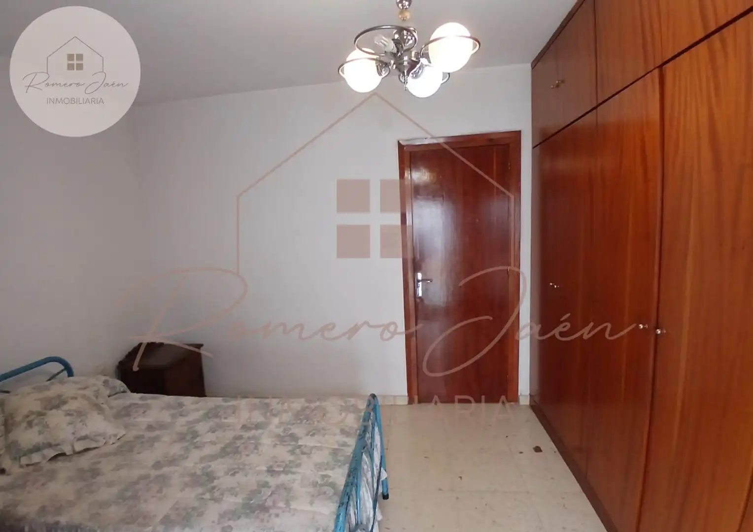 Schlafzimmer von Wohnung zum Verkauf in Jaén mit Abstellraum