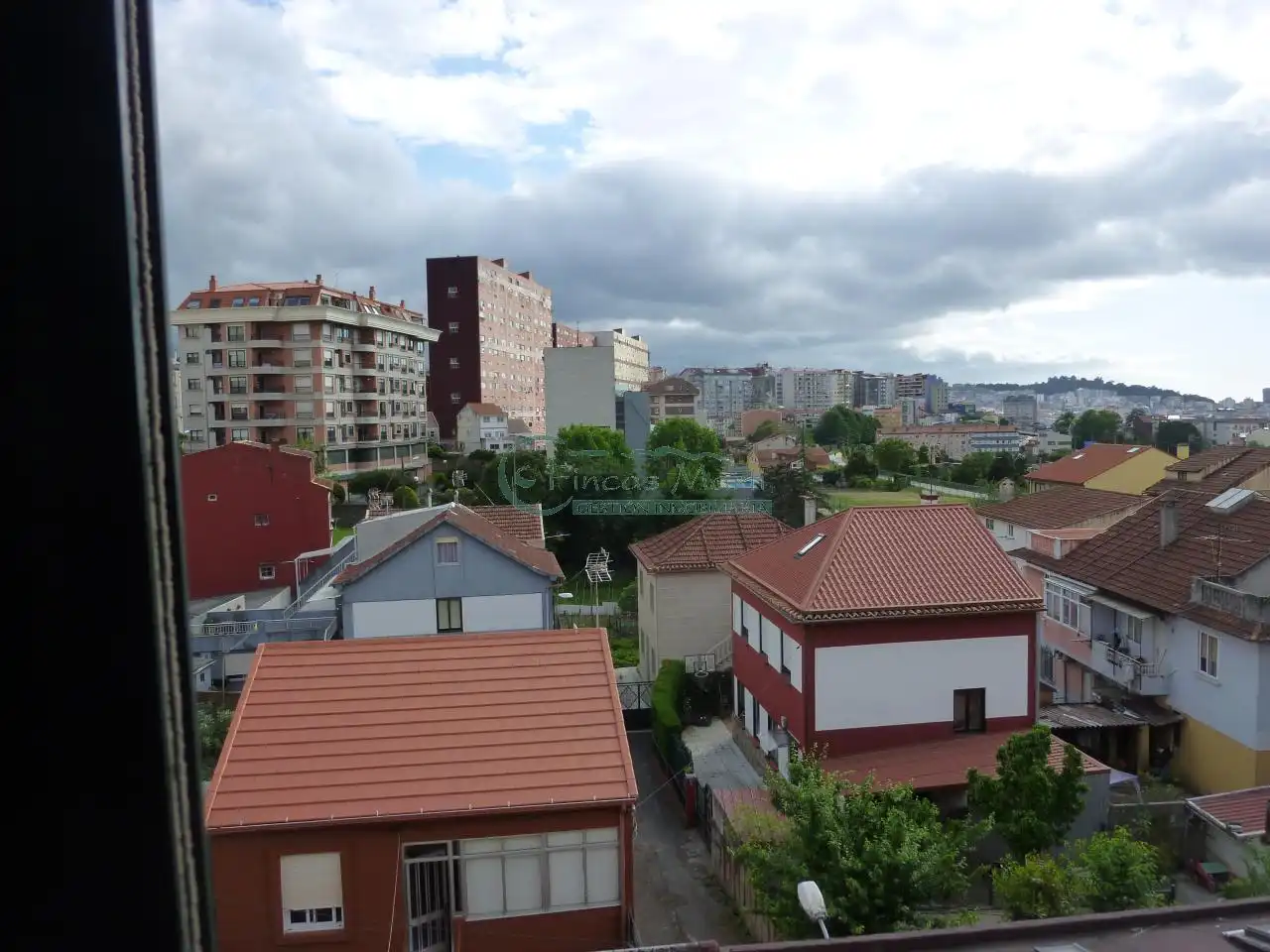 Vista exterior de Piso en venta en Vigo  con Calefacción y Balcón