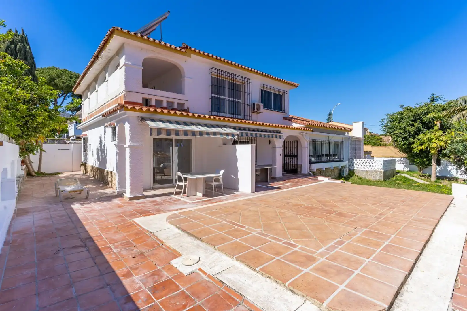 Exterior view of Houses for sale in Benalmádena  with Air Conditioner, Private garden and Swimming Pool