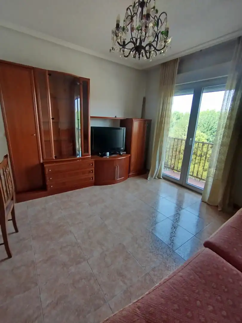 Wohnzimmer von Wohnungen zur Miete in Ávila mit Heizung und Möbliert
