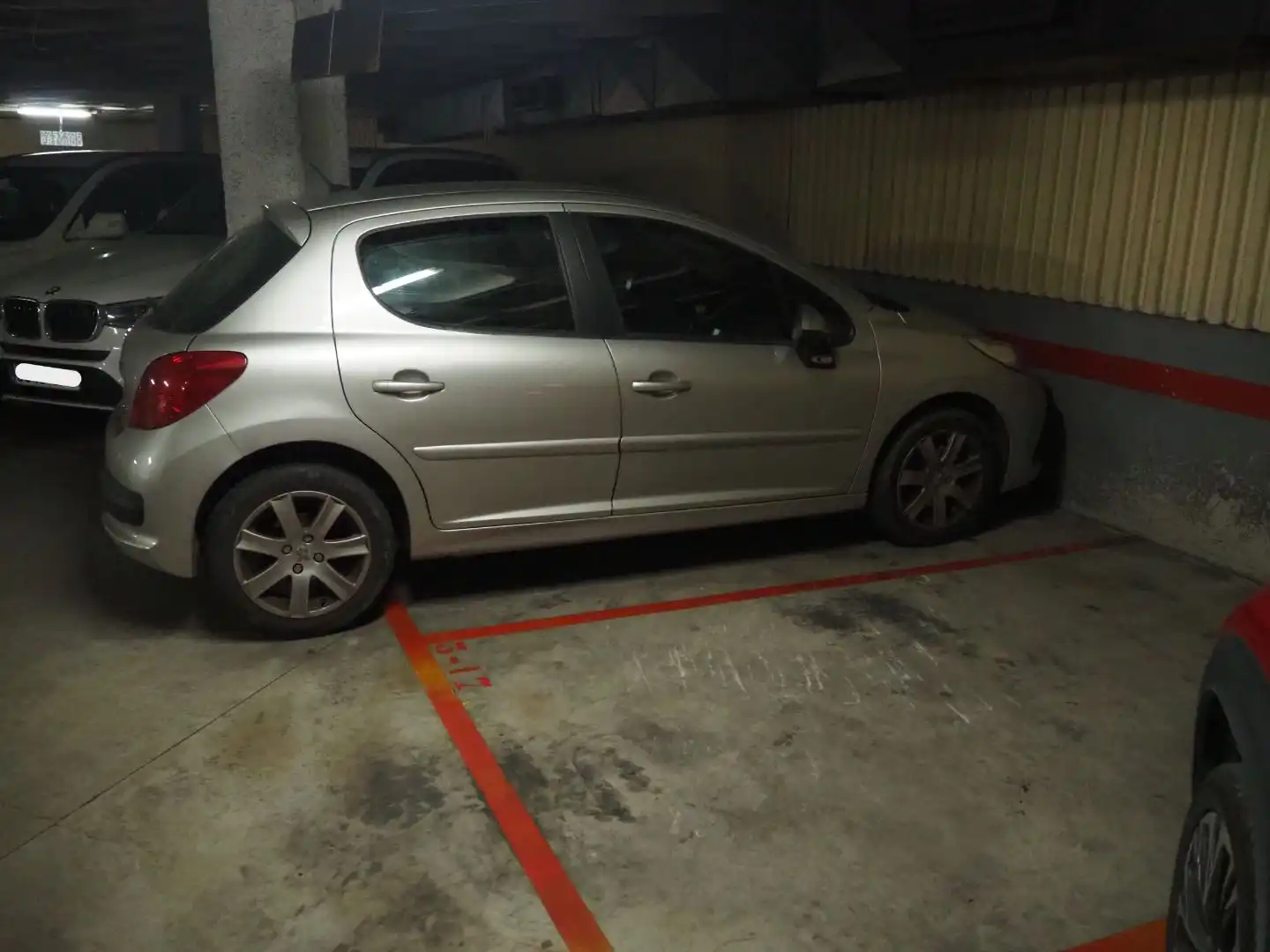 Einzelparkplatz zur Miete in Rocafort 79, imagen 2