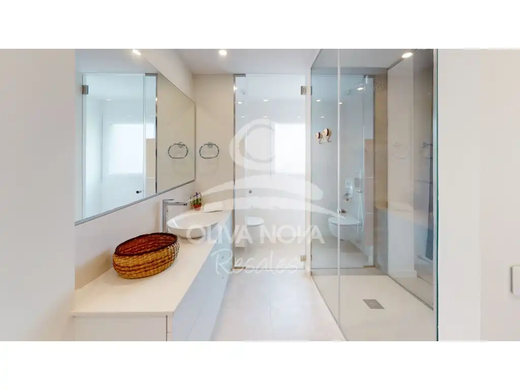 Bany de Apartament en venda en Oliva amb Terrassa, Piscina i Piscina comunitària